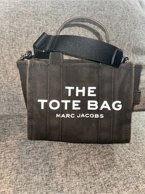 Marc Jacobs The Small Tote Bag in Black